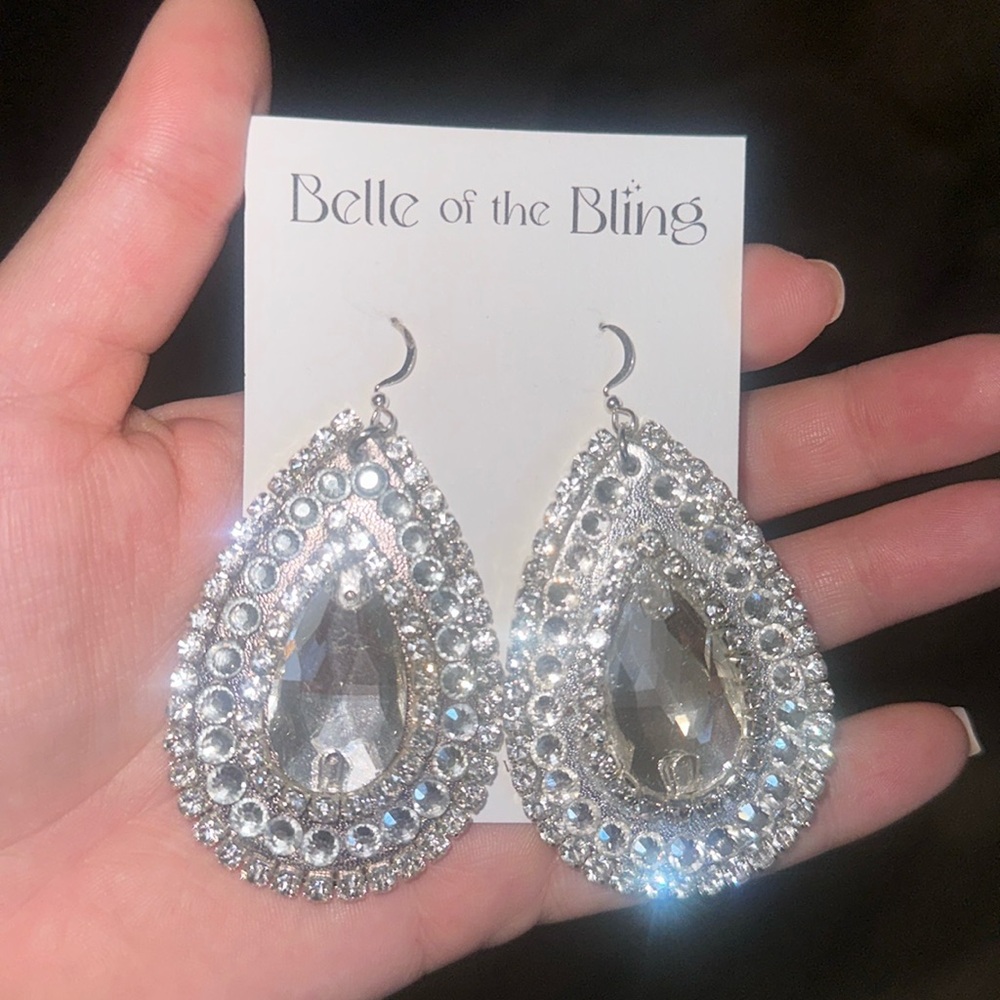 Handmade Super duper sparkly teardrop  earrings 💎💎💎